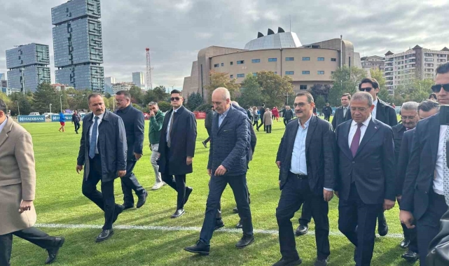 TBMM Başkanı Kurtulmuş, Türk-Macar Kültür Yılı Dostluk Maçına katıldı