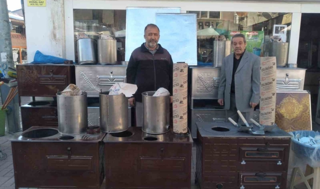 Tercan'da havalar soğudu sobalar satışa çıkarıldı