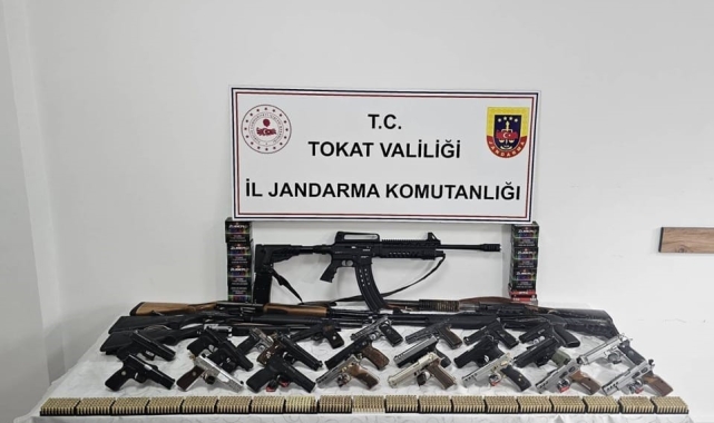 Tokat'ta huzur operasyonu, çok sayıda silah ele geçirildi