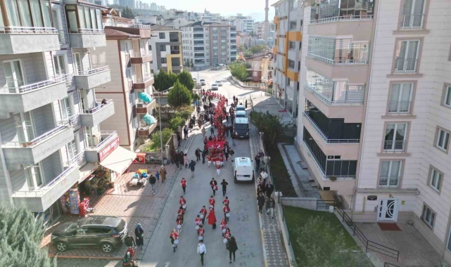 Tokat'ta miniklerden Cumhuriyet korteji