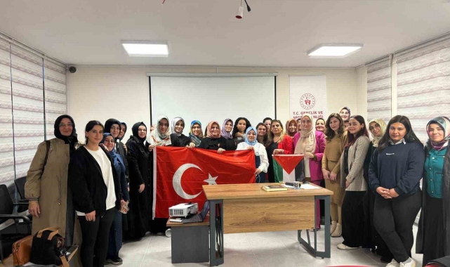 Tomarza'da 'Gençler için Gençlerleyiz' programı yapıldı