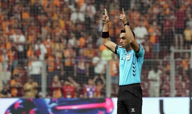 Trendyol Süper Lig'in 10. haftasında oynanacak Galatasaray - Beşiktaş derbisini FIFA kokartlı hakem Arda Kardeşler yönetecek.