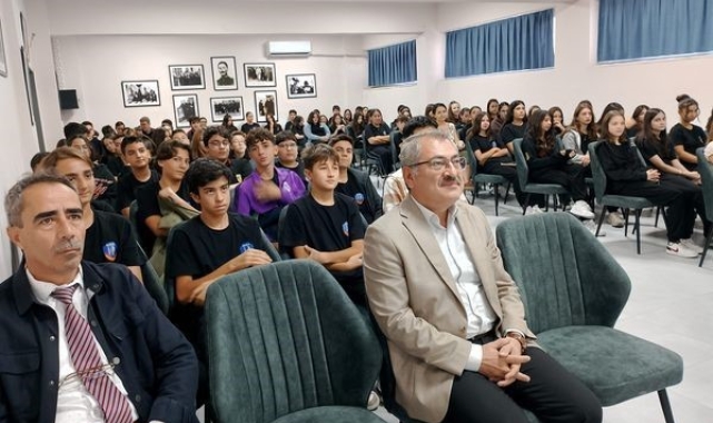 Turgut Reis Anadolu Lisesi'nde "Hazreti Peygamberin Şahsiyet İnşasındaki Rolü" konulu program düzenlendi