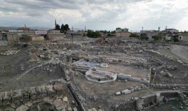 Tyana Antik Kenti'nden elde edilen eserler döneme ışık tutuyor