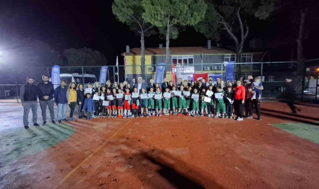 Ula'da küçükler basketbol gösteri maçı düzenlendi