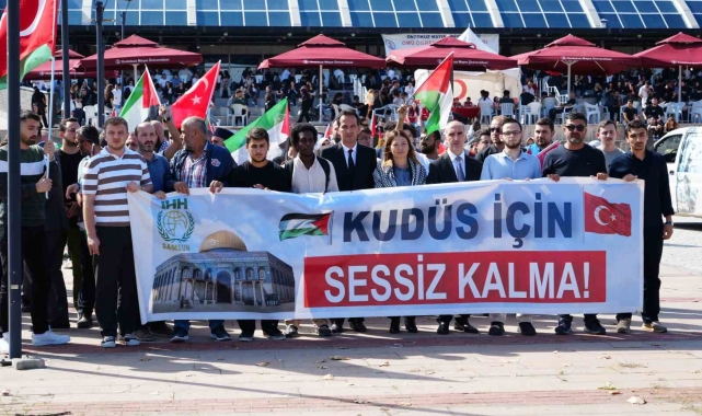 Üniversite öğrencileri Filistin için yürüdü