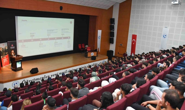 Üniversitede 'Uçuş ve Ötesi' başlıklı söyleşi programı düzenlendi