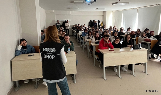 Üniversiteli gençlere uyuşturucuya karşı bilgilendirme