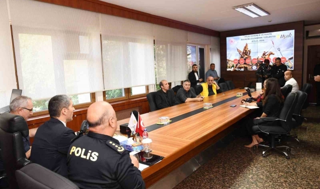 Uşak'ta Güvenlik ve Asayiş Bilgilendirme toplantısı gerçekleştirildi