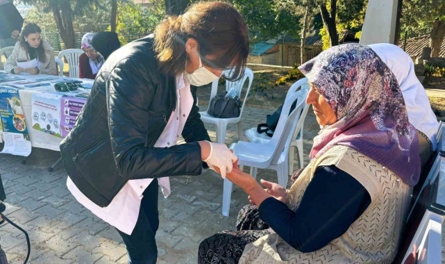 Uşak'ta Köylerde Halk Sağlığı günleri devam ediyor