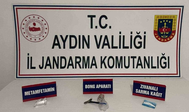 Uyuşturucu etkisi ile araba kullanırken yakalandı