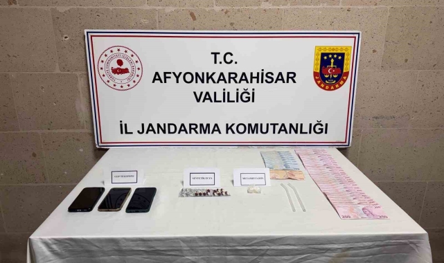 Uyuşturucu maddeler ile yakalanan 3 kişi gözaltına alındı