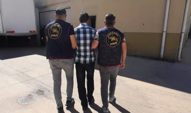 Uyuşturucu ve yağma suçlarından cezası bulunan firariyi jandarma yakaladı