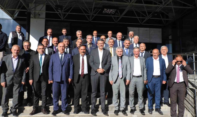 Vali Çelik muhtarlara bir araya geldi