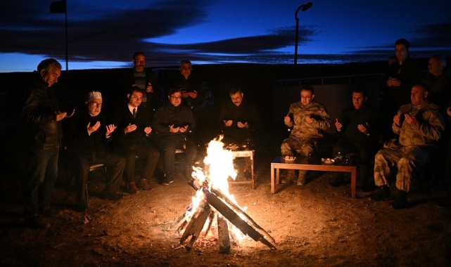 Vali Çiftçi, Kargapazarı şehitliğini ziyaret etti