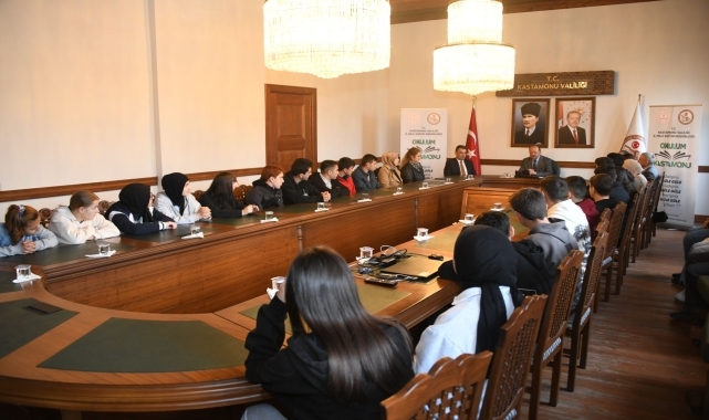 Vali Dallı, "Okulum Kastamonu Projesi" kapsamında öğrencilerle bir araya geldi