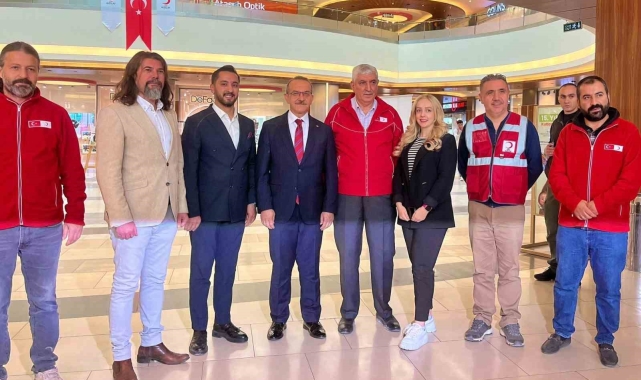 Vali Seddar Yavuz'dan MalatyaPark'taki kan bağışı programına destek
