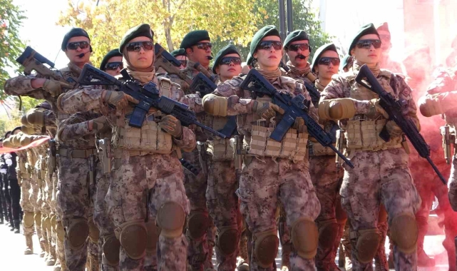 Van'da Cumhuriyet'in 101. yıl coşkusu