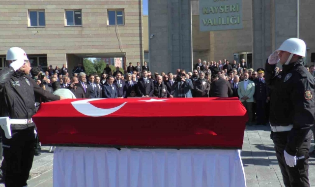 Vefat eden eski bakan için Kayseri'de tören düzenlendi