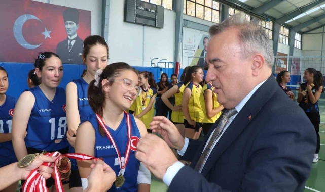 Voleybol şampiyonu oldular