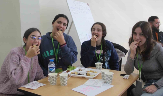 Yabancı öğrenci ve öğretmenler Sivas'ta Türk mutfağının lezzetlerini tattı