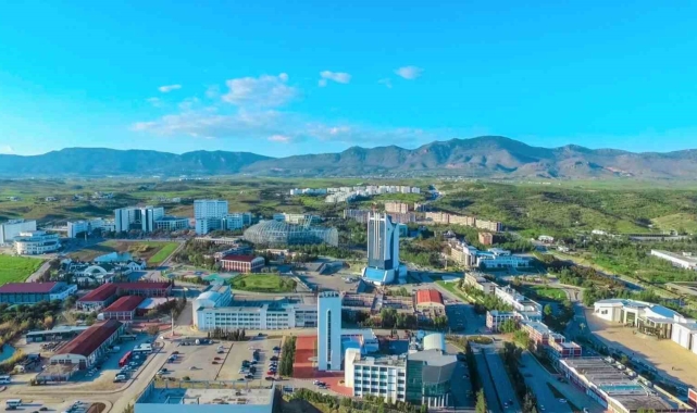 Yakın Doğu Üniversitesi, eğitim kalitesinde dünyada 6'ncı sırada yer aldı