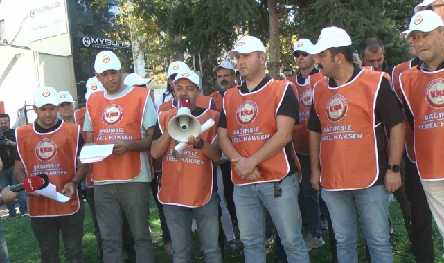 Yalova Belediyesi'nde haklarını alamayan memurlar iş bıraktı