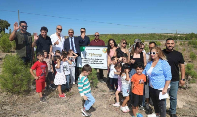 Yanan ormanlar "Her çocuk için bir fidan" projesiyle yeniden yeşeriyor