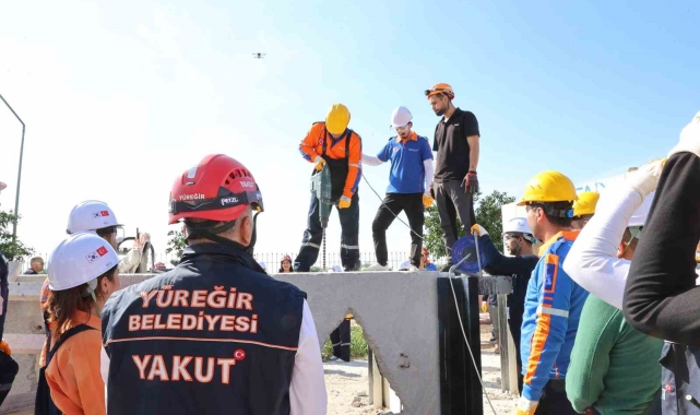 Yüreğir Belediyesi arama kurtarma ekibine AFAD'dan eğitim