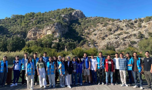 Yurt öğrencileri Muğla'da tarihi ve doğal güzellikleri keşfetti