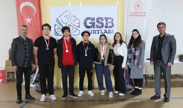 Yurtlig Satranç Turnuvası'nda madalyalar sahibini buldu