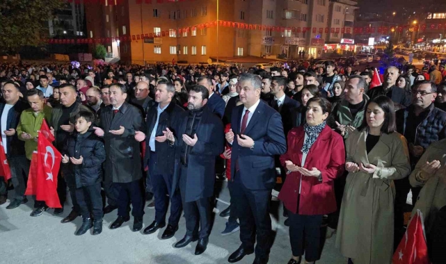 Yüzlerce kişi Cumhuriyetin 101. yılı için yürüdü