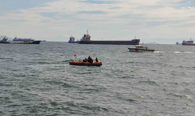 Zeytinburnu'nda iskeleden denize atlayan çocuk boğuldu: Annesi sinir krizi geçirdi