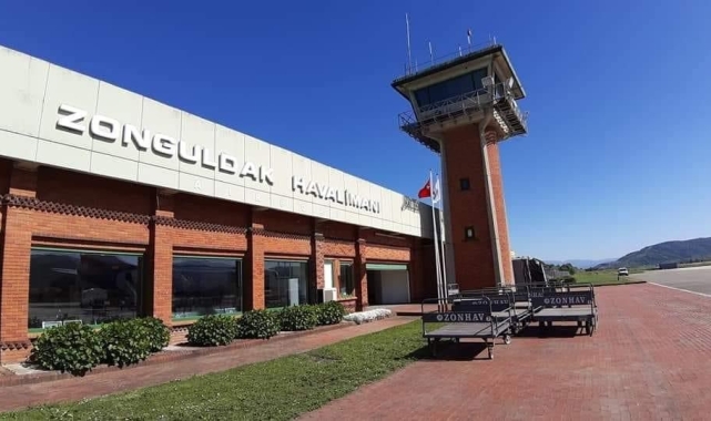 Zonguldak Havalimanı'nda rüzgar engeli, uçaklar iniş yapamadı