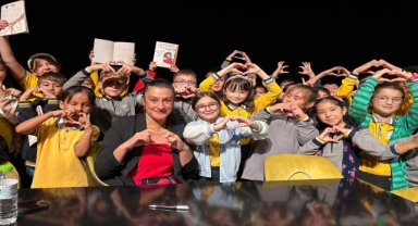 Zonguldak'ta öğrenci ve ailelerine kitap okuma alışkanlığı kazandırılıyor