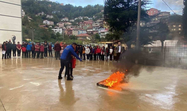 Zonguldak'ta deprem ve yangın tatbikatı gerçekleştirildi
