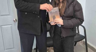 13 yaşında roman yazdı, gelirini eğitiminde kullanacak