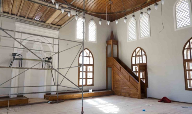 1665 yılında Kara Mustafa Paşa tarafından yaptırılan cami ibadete açılıyor