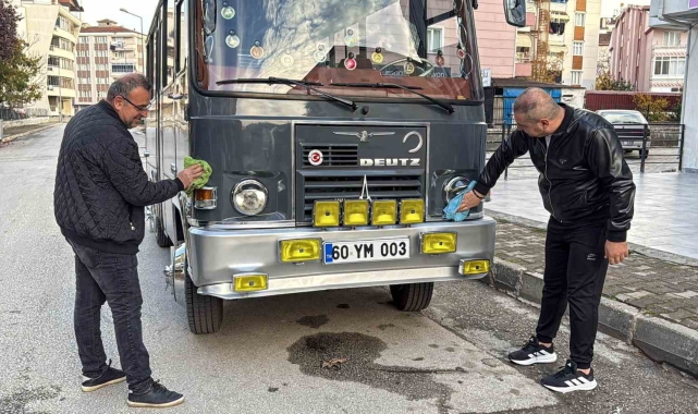 1988 model minibüsü çocukluk hayaline dönüştürdü