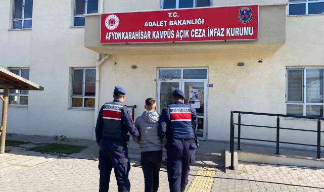 5 yıl hapis cezasıyla aranan şahsı jandarma yakaladı