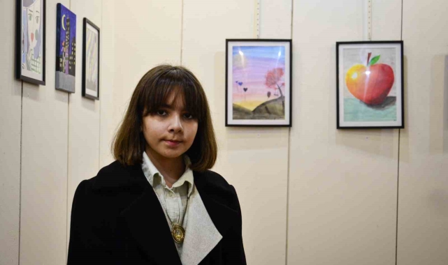 9 yaşındaki ressam 2. kişisel sergisini açtı