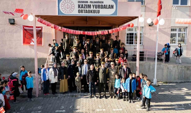 9'uncu Kolordu Komutanlğı bölge bandosu Kazım Yurdalan'daydı