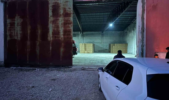 Adana'da 24 milyon 800 bin kaçak makaron ile 10 ton 500 kilogram kaçak tütün ele geçirildi