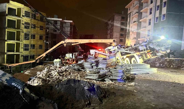 Adıyaman'da beton döküm aracı devrildi: 1 ölü