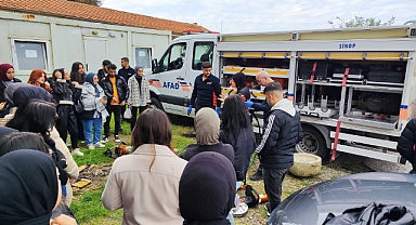 AFAD'dan öğrencilere afet ve acil durum bilgilendirmesi
