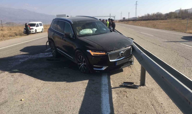 Ağrı'da trafik kazası: 3 yaralı