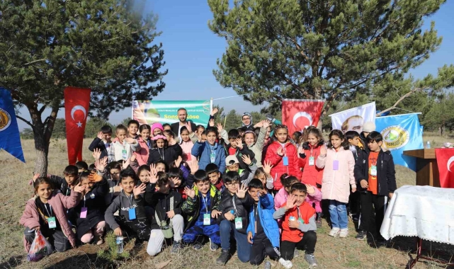 Ağrı'da velilerden öğretmenlere anlamlı Öğretmenler Günü hediyesi