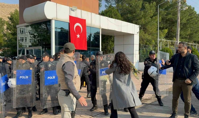 Ahmet Türk: "Halk iradesini tanımayanlara karşı elbette ki tepkimizi ortaya koyuyoruz, ortaya koyacağız"
