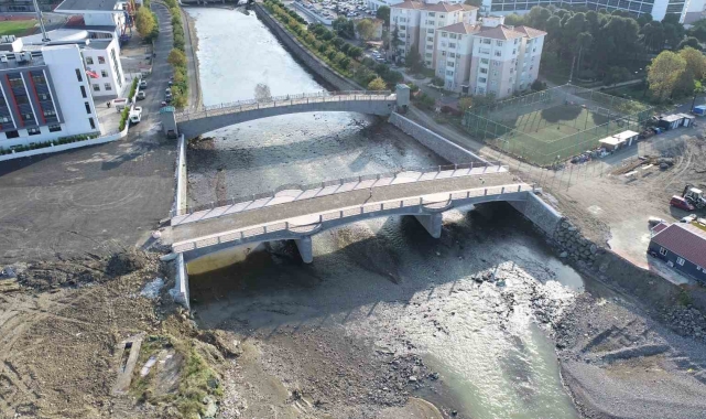 Akçaabat'ta kesintisiz bisiklet ve yürüyüş yolu için çalışmalar sürüyor