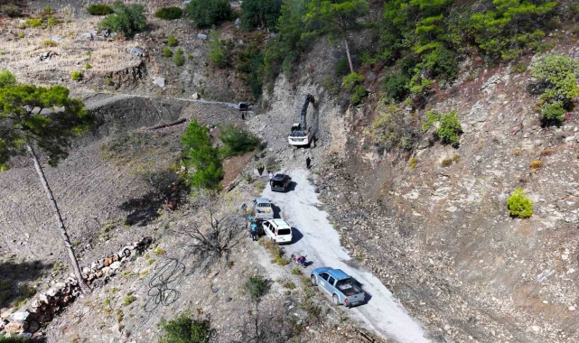 Alanya'da heyelan sonrası kapanan yolda sona gelindi